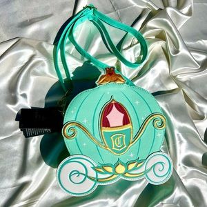 Loungefly Disney Cinderella pumpkin carriage crossbody purse